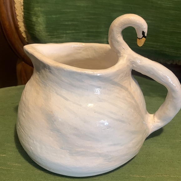 Artist Signed Swan Creamer/Pitcher. - Picture 4 of 6